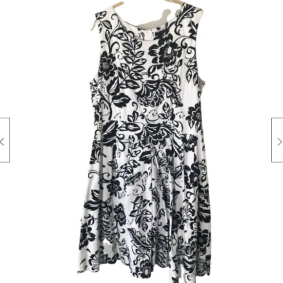 Bellisima Fashions Black and White Floral Print - Picture 1 of 2